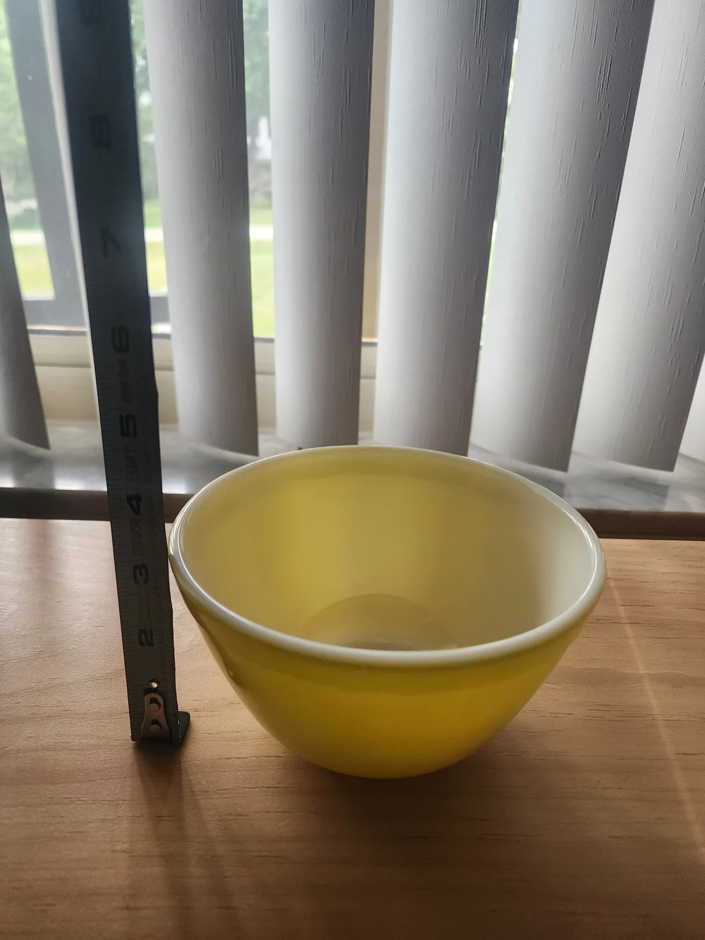 Vintage Yellow Pyrex 401 1 1/2 Pt Mixing Bowl